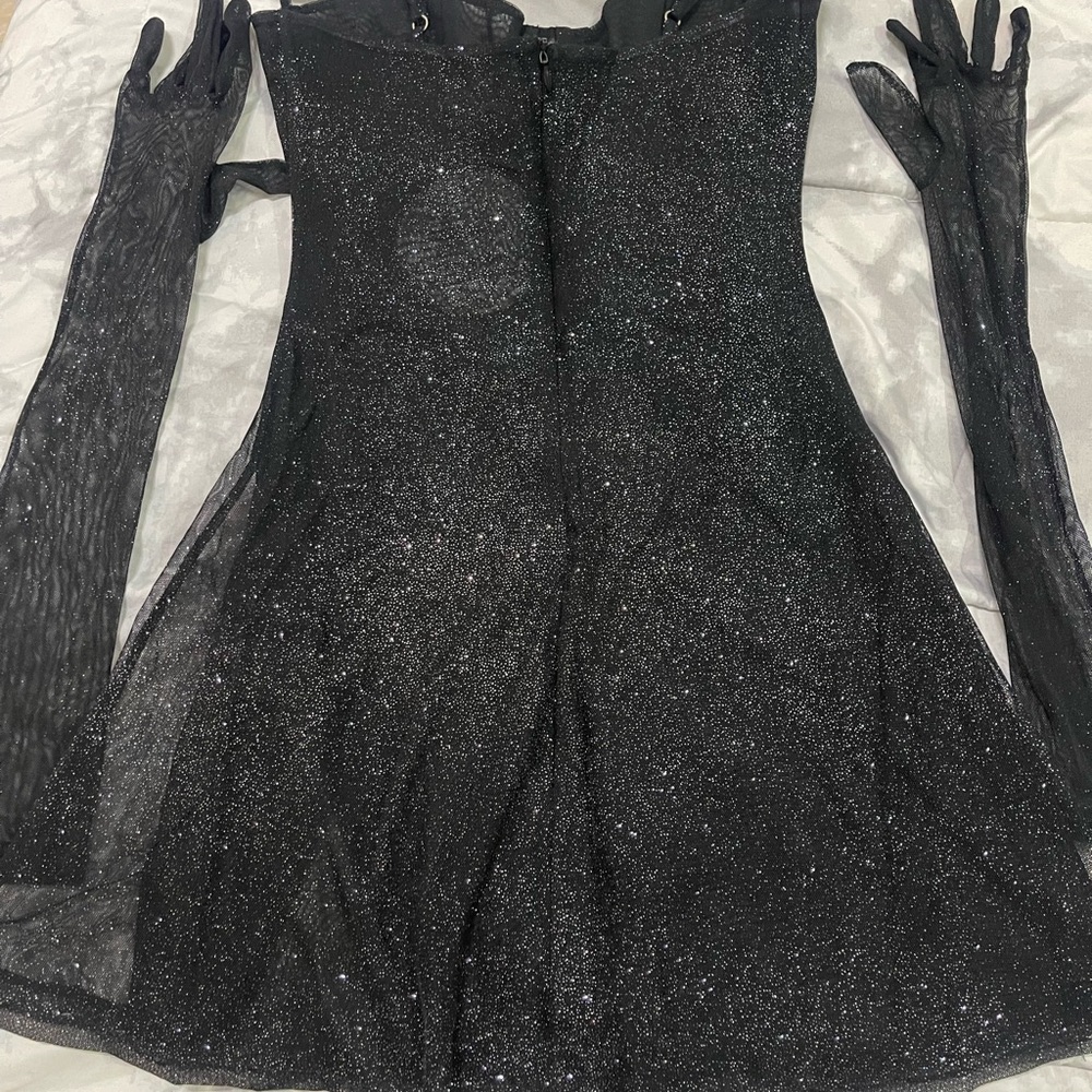 Brand new babyboo fashion sparkle pixie dress still has tags on. Gloves included - Picture 4 of 6